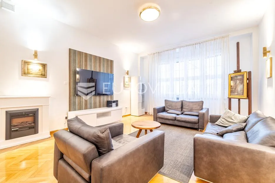 Zagreb, Donji Grad, prekrasan peterosoban stan 132 m²