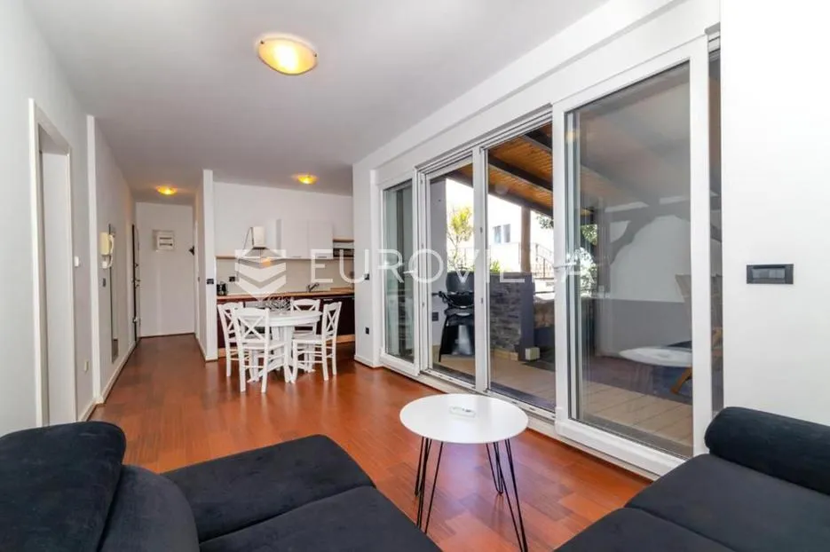 dramalj, dvosoban stan 45 m², natkrivena terasa 55 m² - slika 2