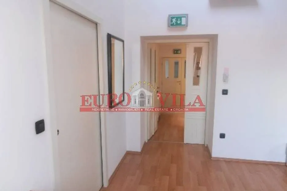 Trg Bana Jelačića poslovni prostor 110m2 najam - Zagreb