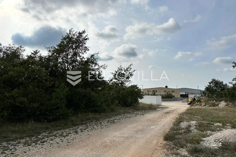 istra, svetvinčenat - 2377 m2 građevinskog zemljišta u industrijskoj zoni - slika 4