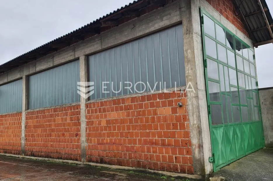 pleternica, skladišni prostor i radionica 223 m2 na parceli 6000 m2 - slika 2
