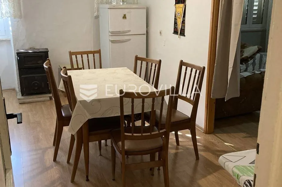 centar rovinja, kuća u nizu, 20 m do rive i mora, ogroman potencijal - slika 3