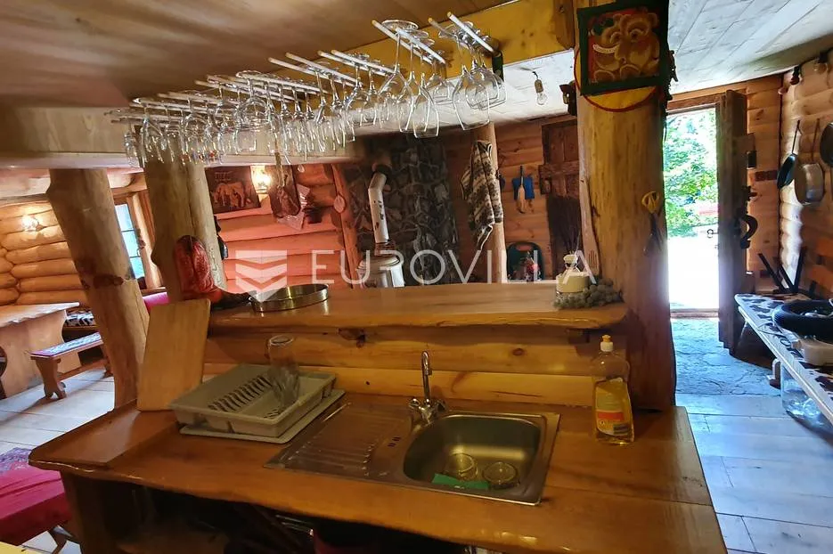 samobor, prekrasna obiteljska vikendica 152 m² na zemljištu 1.565 m² - slika 11