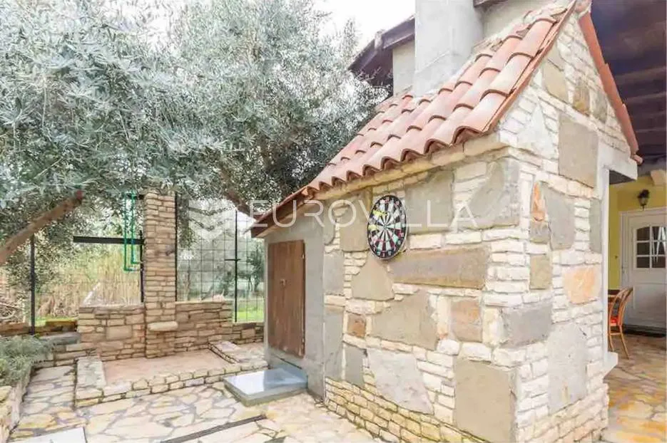 istra, pula - veli vrh, dvije samostojeće prizemnice sa bazenom nkp 50 m2 i 90 m2 - slika 14
