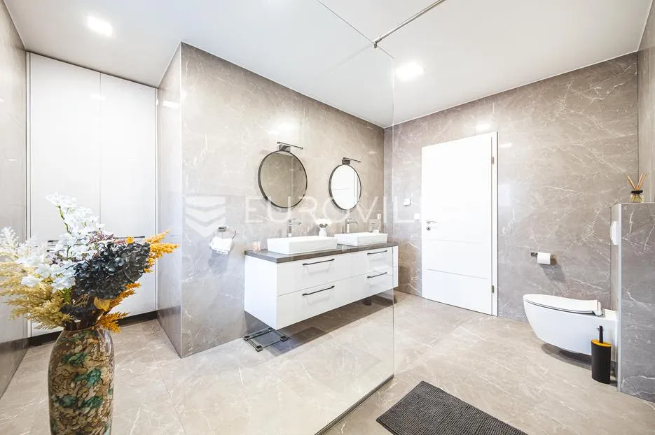 zagreb, podsused, predivna moderna kuća 278 m2 - slika 8