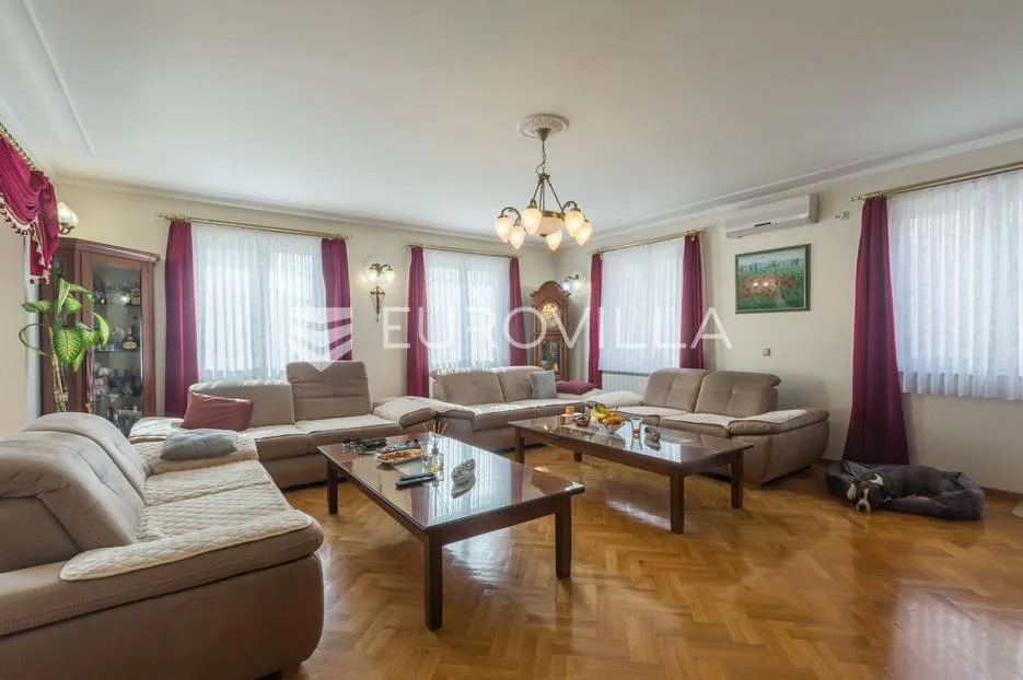 istra, rovinj, apartmanska kuća, 13 stanova, uhodani biznis, odlična prilika - slika 8