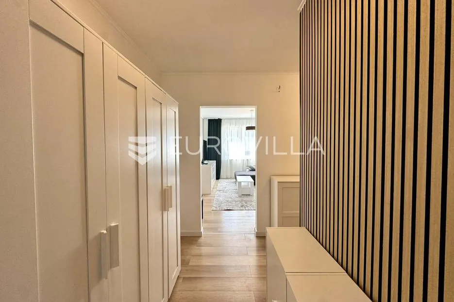 pula, šijana, kompletno renoviran i namješten stan na odličnoj lokaciji - slika 14