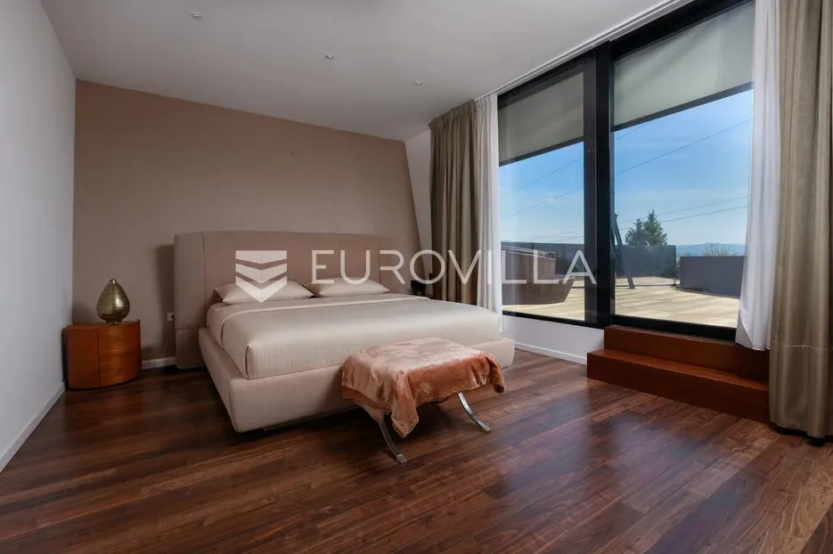 matulji, penthouse peterosobni dvoetažni stan160 m², terasa 130 m² i privatna okućnica 250 m² - slika 21