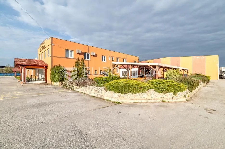 rugvica, poslovni kompleks površine 2.970 m² na zemljištu od 24.545 m² - slika 2