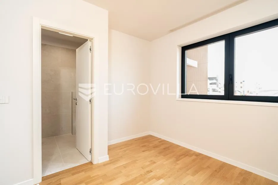 zadar, privlaka, luksuzni dvosoban stan 1. red do mora, 85,57 m² - slika 9