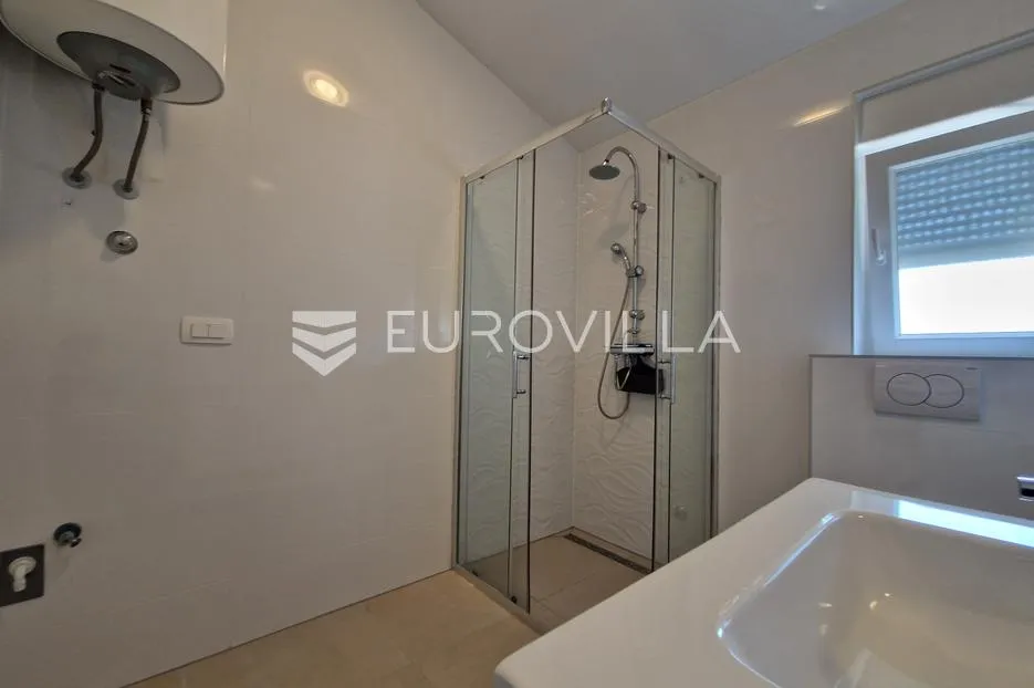 vir, moderan trosoban apartman u centru vira, 600 m od plaže - slika 17