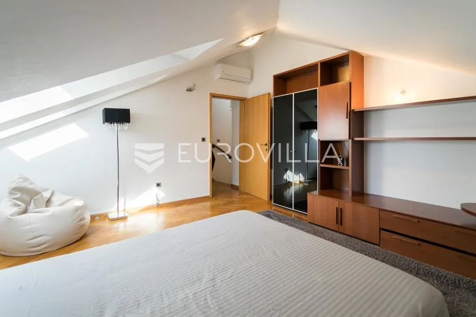 zagreb, maksimir, prekrasan dvoetažni peterosoban stan 202,10 m² - slika 19
