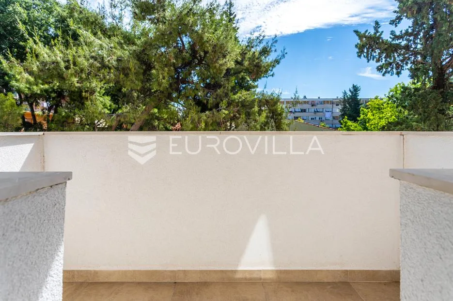 split, skalice, renoviran dvosoban stan 61 m², prvo useljenje, dugoročno - slika 13