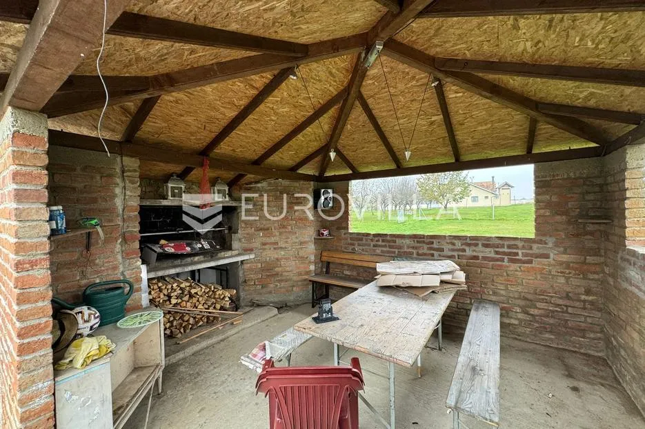 podgorje bračevačko, prekrasna katnica 103 m² - slika 15