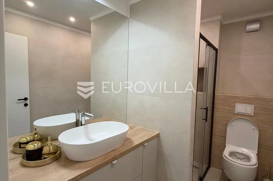 kaštel novi, novouređen dvosobna stan - slika 16
