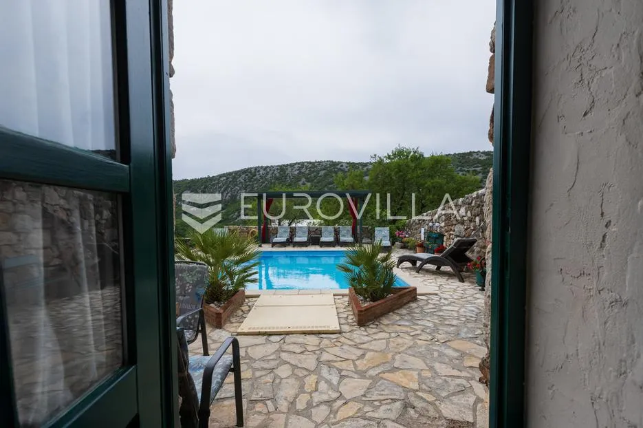 vinodolska općina, bribir, šarmantna vila s pomoćnim objektom i bazenom - slika 34