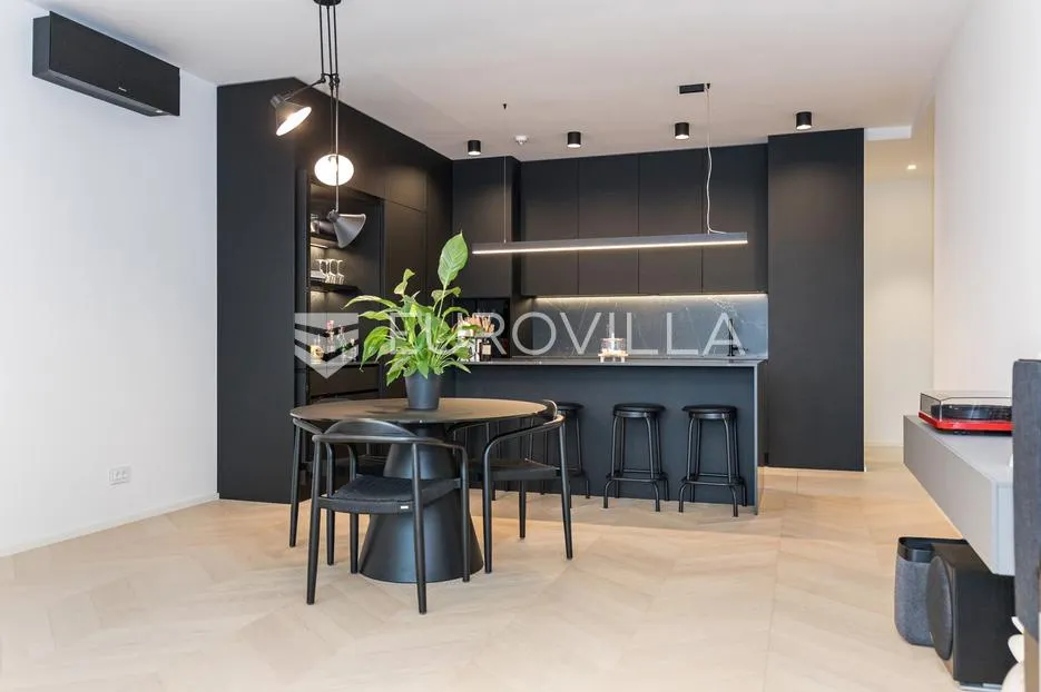 zagreb, vmd heinzelova, luksuzan četverosoban stan, 123,56 m² - slika 2