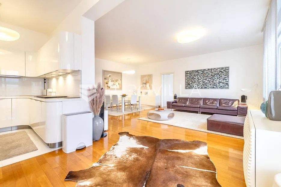 Zagreb, Medveščak, luksuzan četverosoban stan 145 m² u VMD zgradi