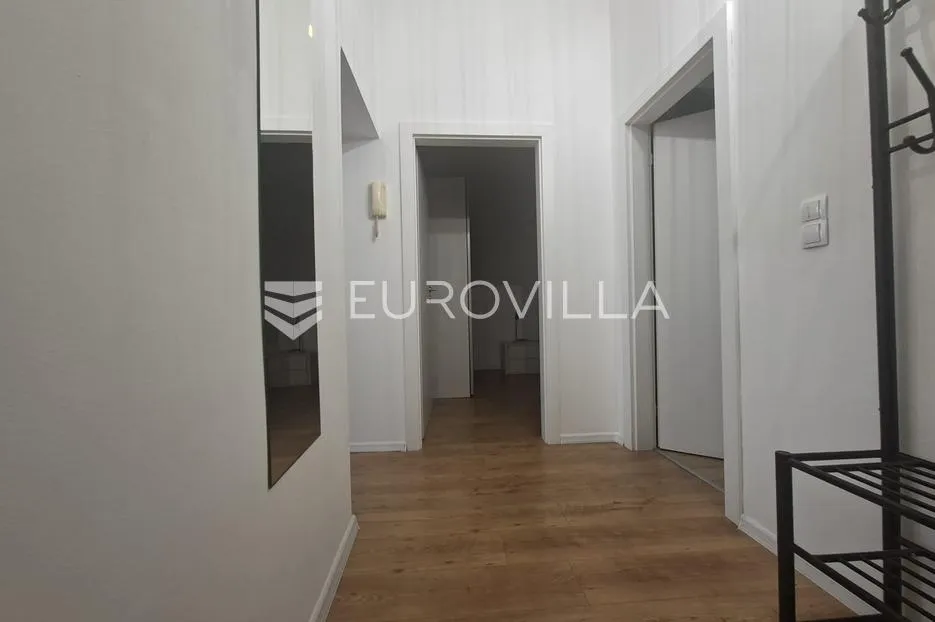 rijeka, banderovo, adaptirean i novonamješten stan 51, 52 m² - slika 8