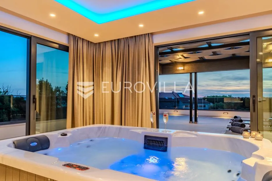 zadar, privlaka, ekskluzivna moderna vila s bazenom i wellness zonom - slika 41