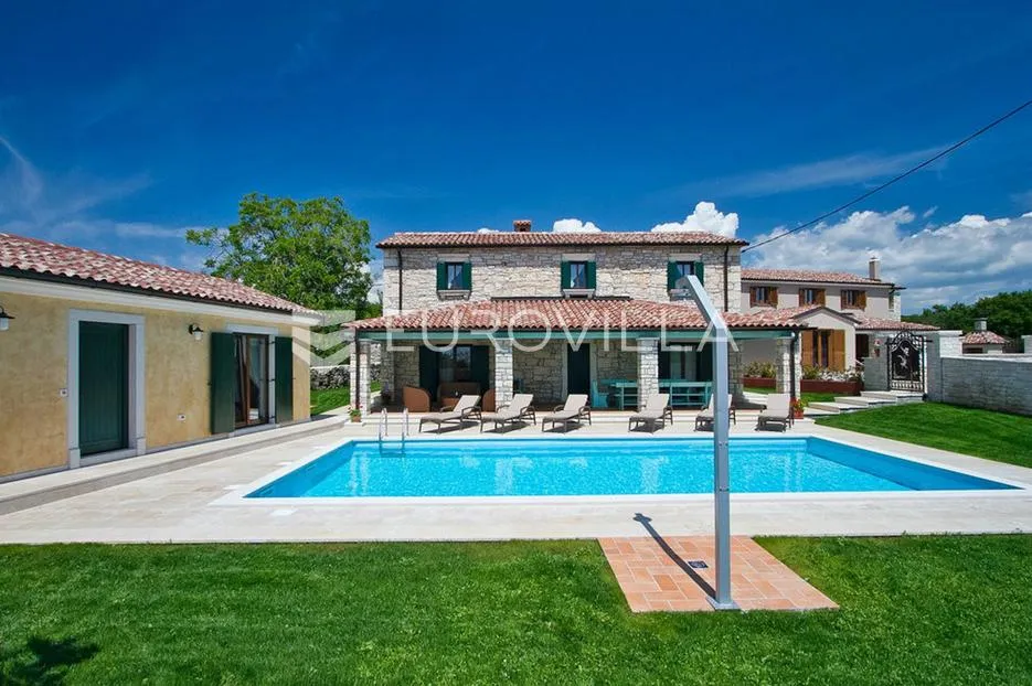 istra, poreč - elegantna kamena vila s bazenom, iznimno kvalitete gradnje - slika 2