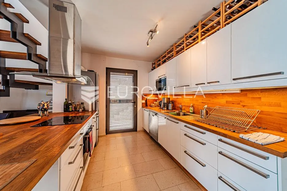 otok korčula, vela luka, villa prvi red uz more - slika 26