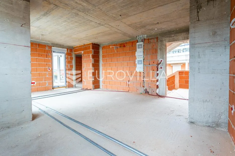 kaštel lukšić, trosoban penthouse s krovnom terasom i dva parkirna mjesta - slika 19