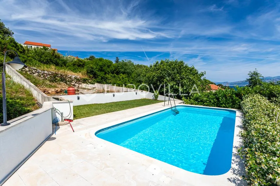 brač, splitska, kuća ukupne površine 170 m² - slika 15