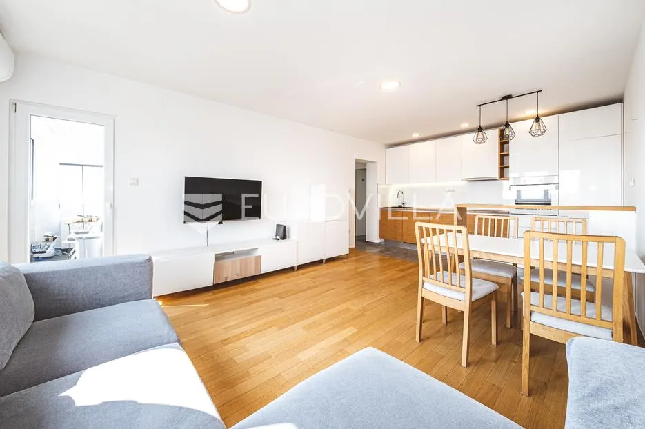 zagreb, omiška, odličan trosoban stan 65 m² - slika 2