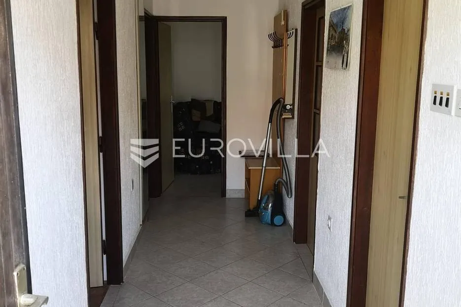medulin, velika samostojeća kuća na okućnici od 550 m2 - slika 18