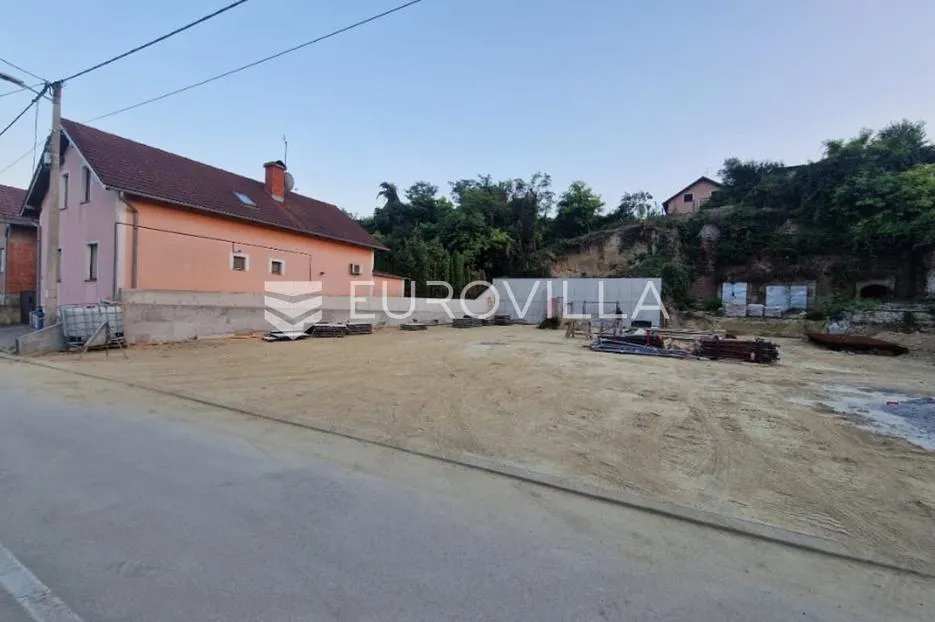 Vukovar, Podvuka, Građevinsko zemljište s pogledom na rijeku Vuku i grad