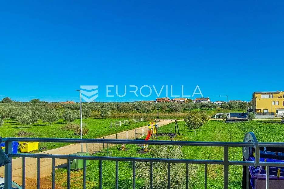istra, novigrad, stan 90 m² sa mansardom i dvije spavaće sobe - slika 8