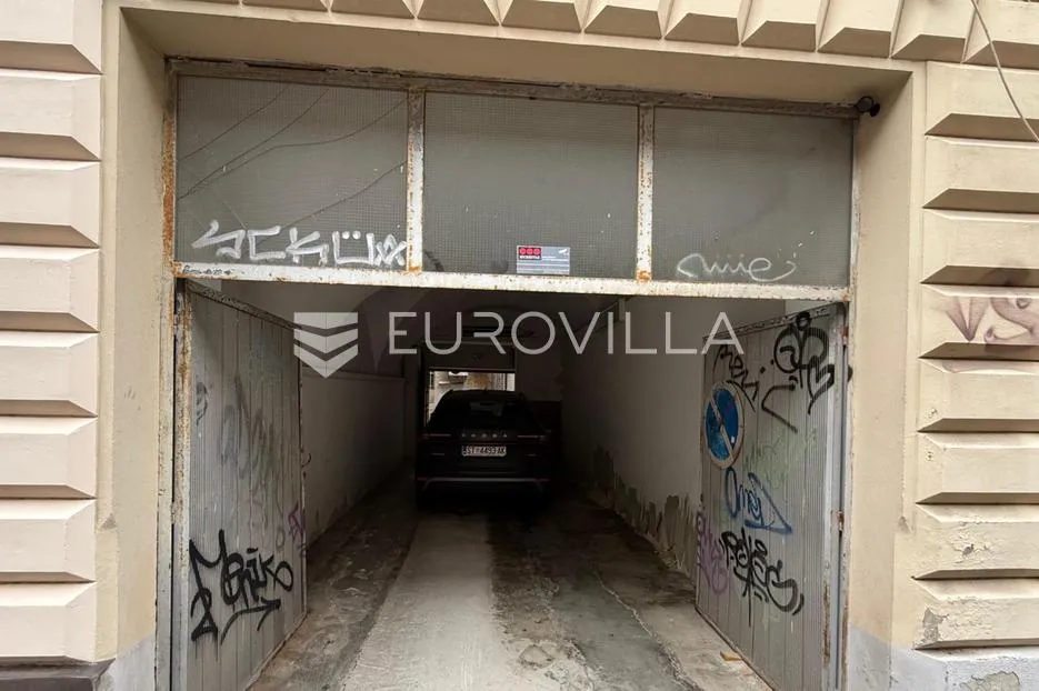 rijeka, centar, jelačićev trg, poslovna zgrada 3.180m2 - slika 12
