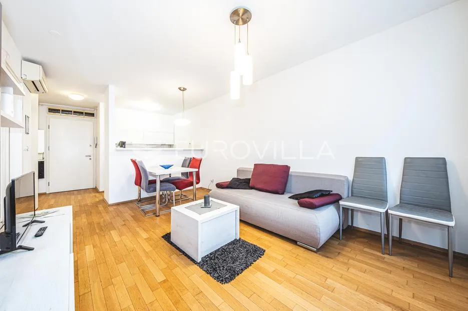 zagreb, ljudevita posavskog, odličan dvosoban stan 54,50 m² garaža - slika 2