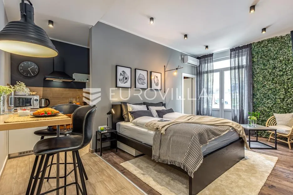 rijeka, centar, novouređen luksuzan stan nkp 98 m2 s tri apartmana - slika 21