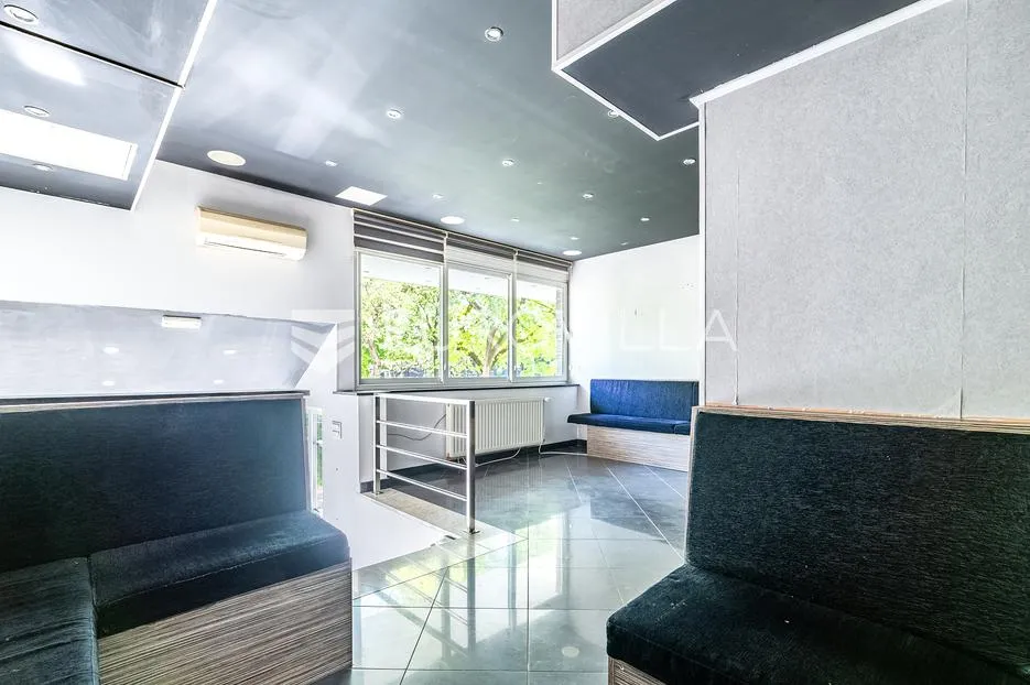 zagreb, vrbani, ulični lokal, 67 m² - slika 1