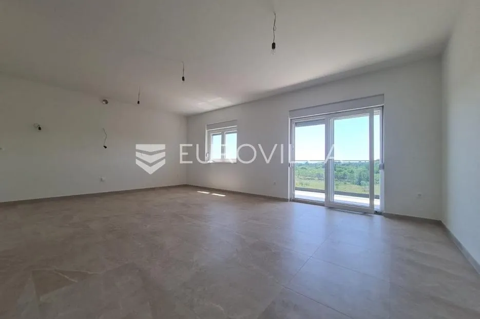 vir, komforan trosoban apartman u centru otoka s pogledom na more i krovnom terasom - slika 24