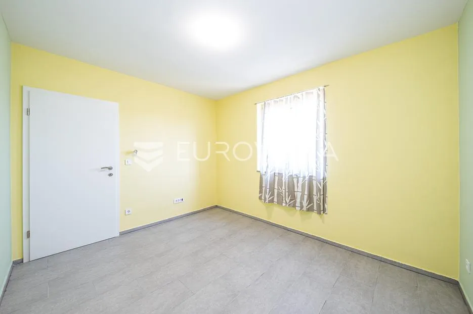 zaprešić okolica, prudnice, funkcionalna kuća 200 m² - slika 6
