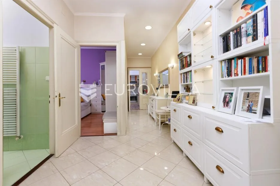 pećine, stan 107, 22 m², okućnica i terasa 30m od mora - slika 6