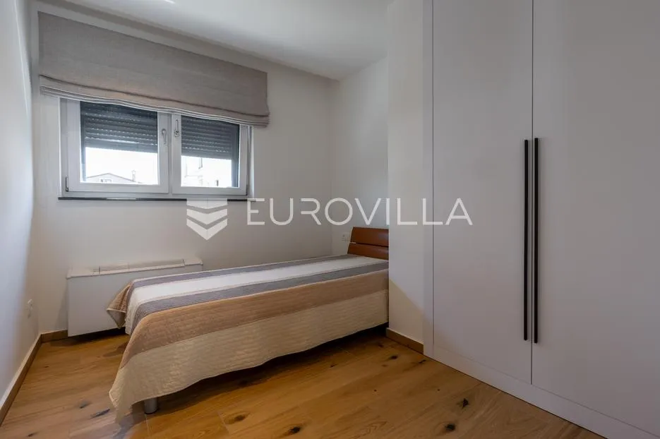 istra, poreč, najam kuće 116 m² s jacuzzijem i vrtom na super lokaciji s pogledom na more - slika 19