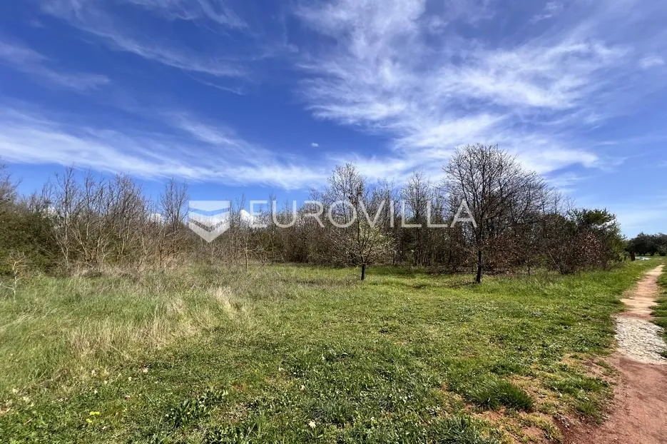 istra, loborika - 2796 m2 zemljišta uz prometnicu - slika 3