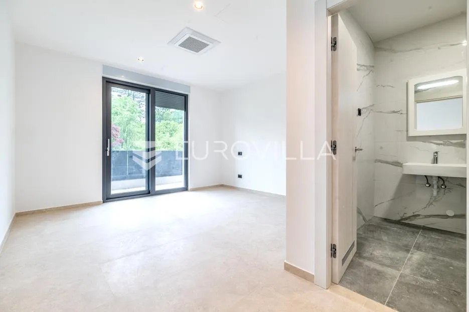 zagreb, brezovica, luksuzna vila 645 m² s unutarnjim bazenom - slika 29