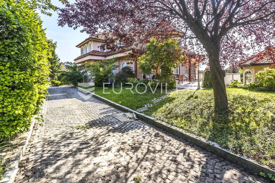 Zagreb, Gračani luksuzno obiteljsko imanje, vila 810 m² na zemljištu 3.965 m²