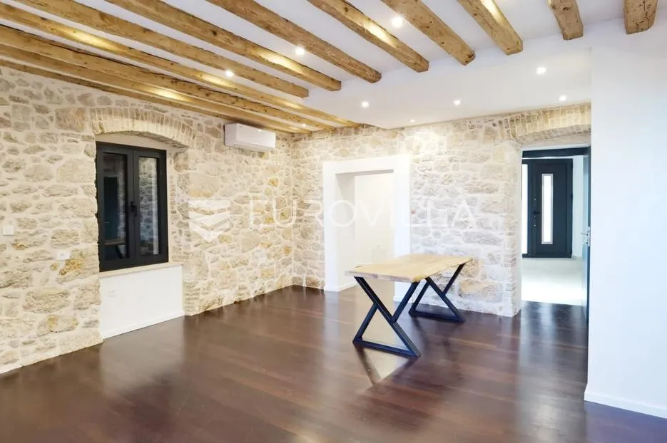 šibenik, centar, kamena kuća na tri etaže, 250 m od mora - slika 12