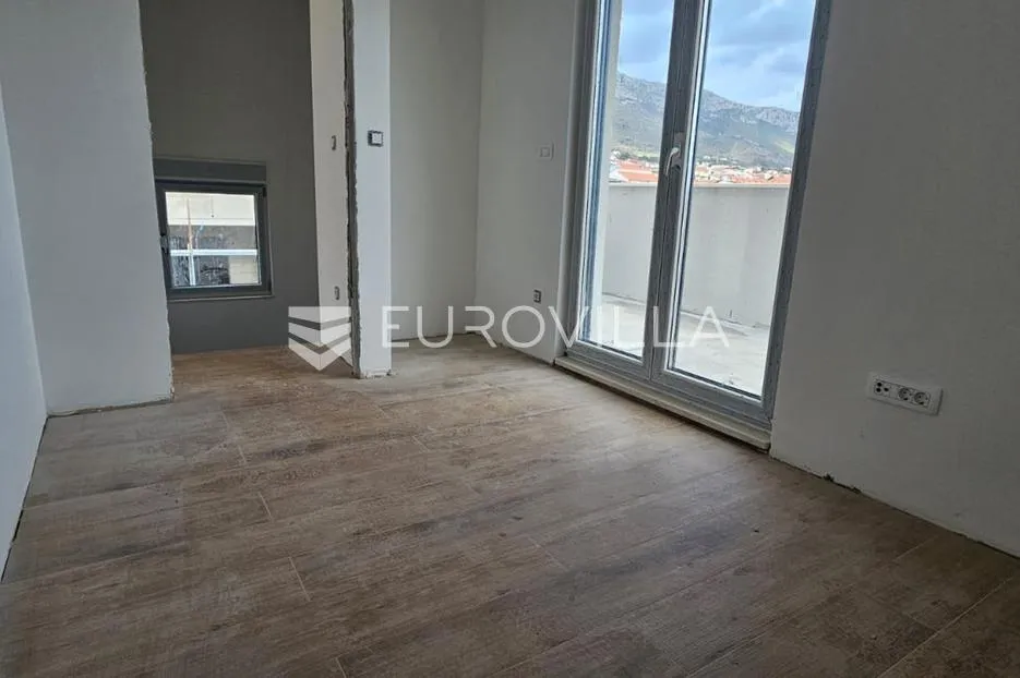 kaštela, penthous 143 m² trosoban stan s teresaom i garažom - slika 7