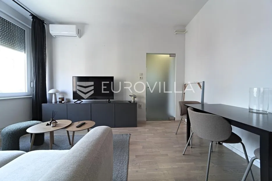 osijek, centar, iznajmljuje se dizajnerski stan površine 40 m² - slika 27