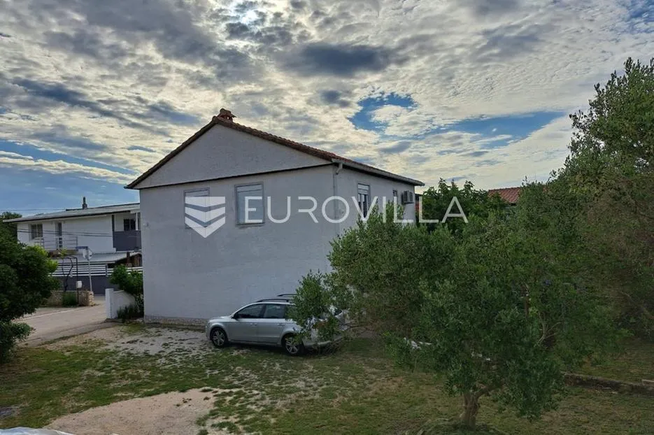 vir, apartmanska kuća s 3 jedinice, velikom okućnicom i potencijalom za bazen blizu centra - slika 51