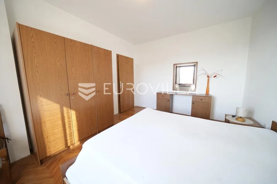 zadar, diklo vila prvi red do mora razvedena na tri etaže 377 m² - slika 12