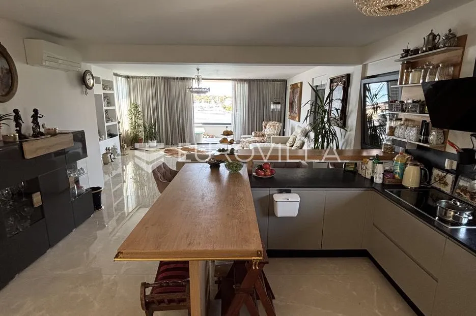 medulin, pješčana uvala, ekskluzivan penthouse prvi red do mora - slika 49