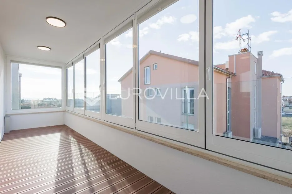 istra, novigrad, luksuzan penthouse 135 m², dvije spavaće sobe, pogled na more, parking - slika 21